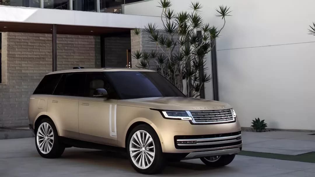 سيارة رينج روفر 2023 L460 الجديدة تأتي من المستقبل