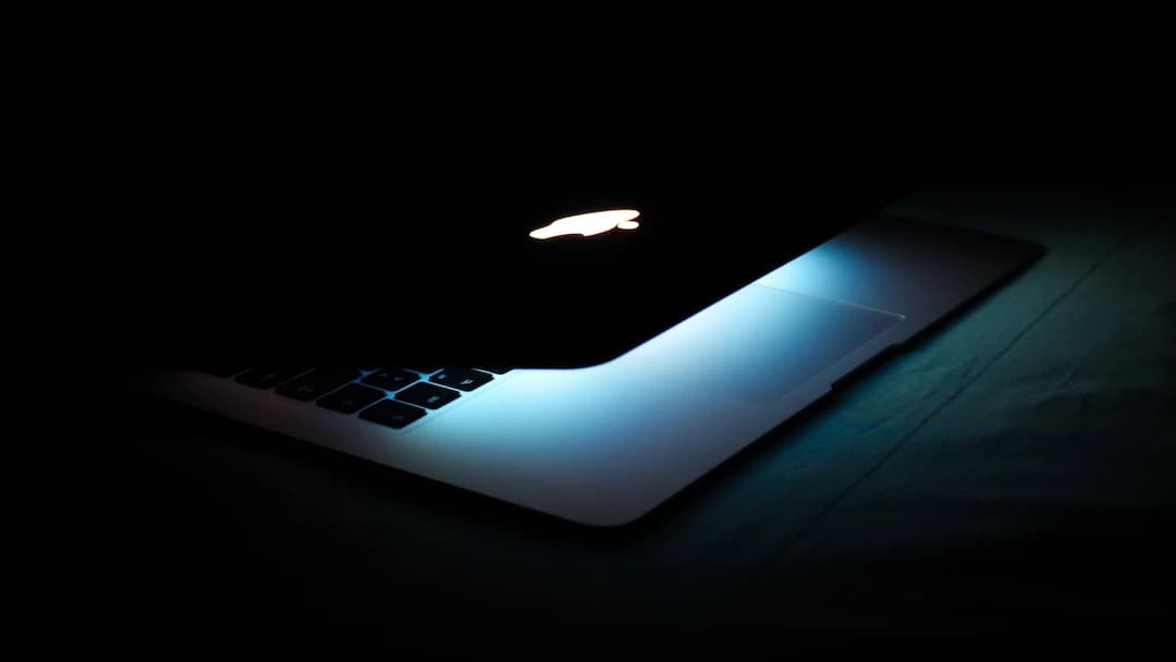 10 أسباب وراء تراجع أبل أمام المنافسين وهبوط قيمتها السوقية