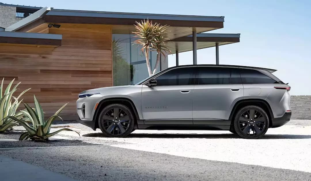 سيارة جيب واجونير إس Jeep Wagoneer S الكهربائية بقوة 600 حصان