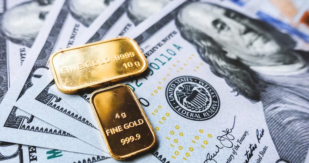 تراجع أسعار الدولار والذهب على مستوى العالم