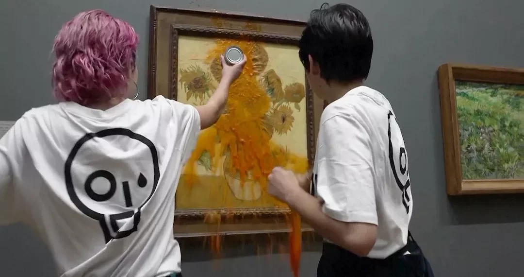 شاهد فيديو الإعتداء على لوحة الفنان فان جوخ في متحف لندن