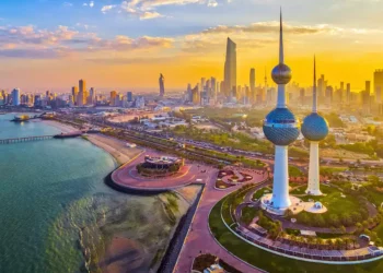 بعد عامين من التوقف الكويت تسمح بطلبات تأشيرة الزيارة العائلية
